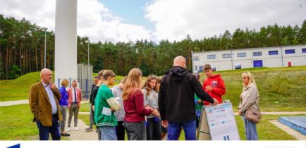 Aktualności - Ponad 300 uczniów poznało drogę wody. Dni Otwarte na Stacji Uzdatniania Wody w Obornikach